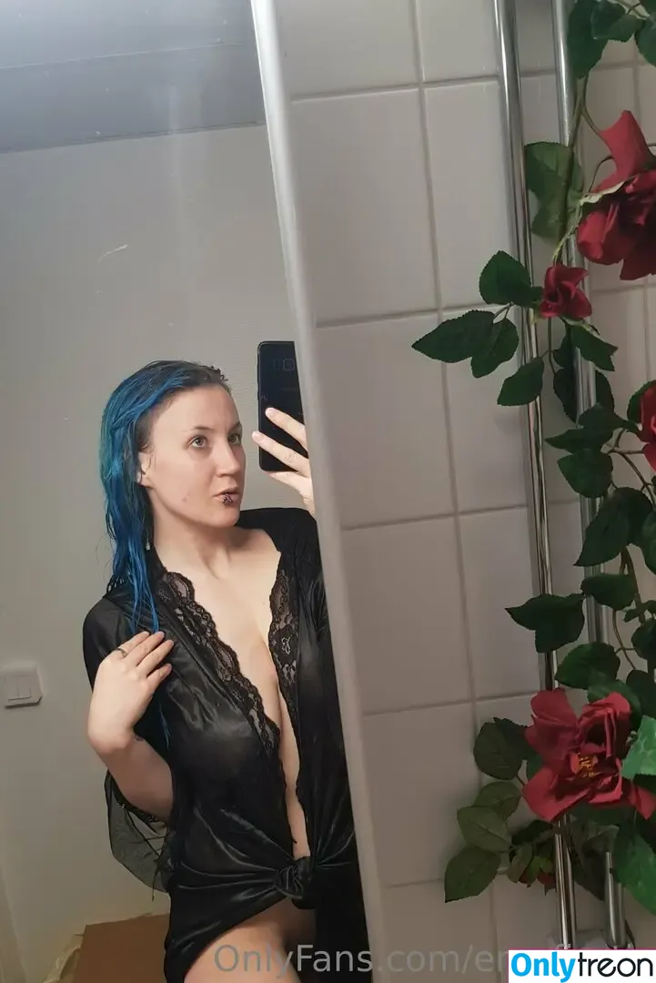 Emofjortis nude photo #0031 (Emofjortis)