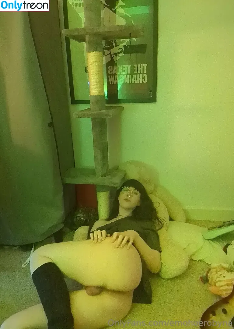 emohoerobyna nude photo #0008 (emohoerobyna)