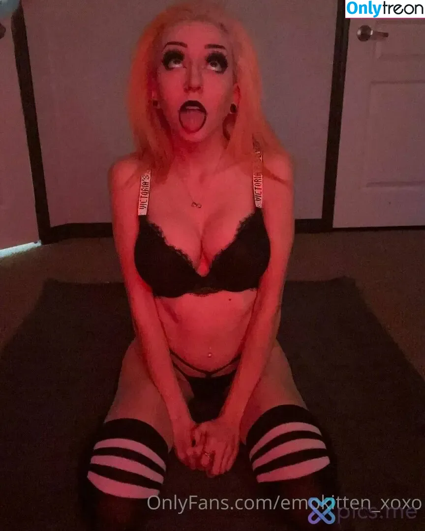 emokitten_xoxo nude photo #0175 (emokittenarmy)