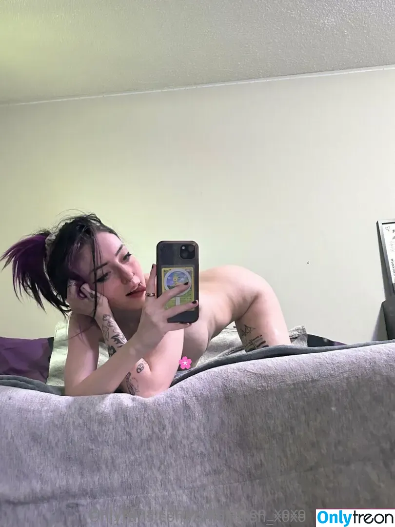 emokitten_xoxo nude photo #0233 (emokittenarmy)
