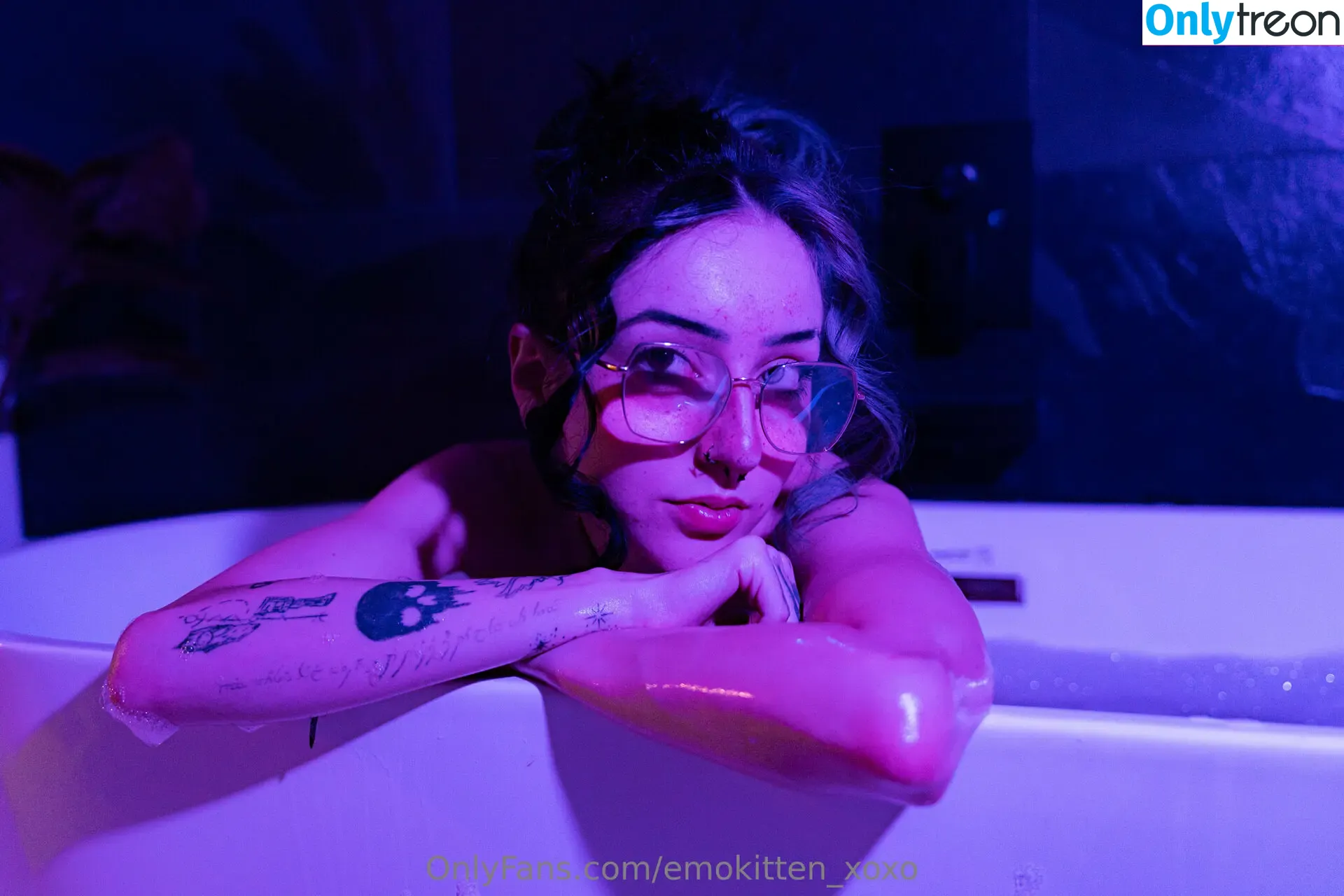 emokitten_xoxo nude photo #0235 (emokittenarmy)