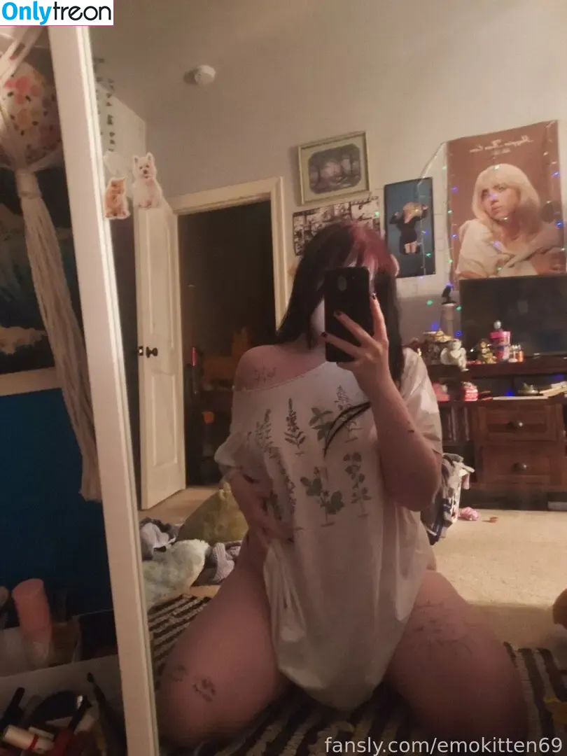 emokitten69 nude photo #0008 (emogirlforever17)