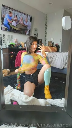 Emostonergorl / Obvious_Confusion699 / emo.stoner.gorl / smolstarcaster nude photo #0060