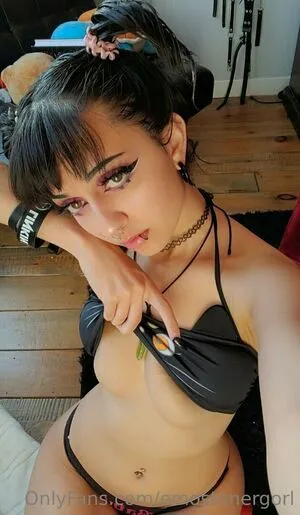 Emostonergorl / Obvious_Confusion699 / emo.stoner.gorl / smolstarcaster nude photo #0068