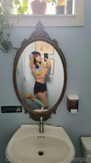 Emostonergorl / Obvious_Confusion699 / emo.stoner.gorl / smolstarcaster nude photo #0071