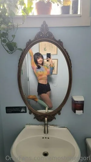 Emostonergorl / Obvious_Confusion699 / emo.stoner.gorl / smolstarcaster nude photo #0078