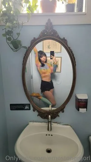 Emostonergorl / Obvious_Confusion699 / emo.stoner.gorl / smolstarcaster nude photo #0082