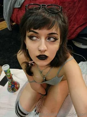 Emostonergorl / Obvious_Confusion699 / emo.stoner.gorl / smolstarcaster nude photo #0104