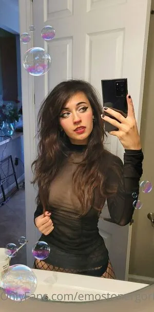 Emostonergorl / Obvious_Confusion699 / emo.stoner.gorl / smolstarcaster nude photo #0128