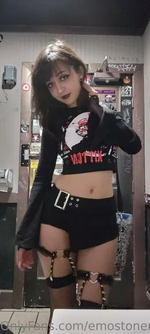 Emostonergorl / Obvious_Confusion699 / emo.stoner.gorl / smolstarcaster nude photo #0294