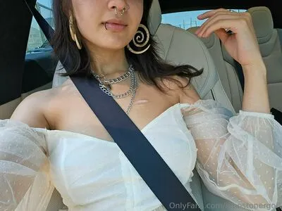 Emostonergorl / Obvious_Confusion699 / emo.stoner.gorl / smolstarcaster nude photo #0385