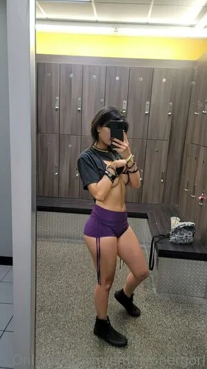 Emostonergorl / Obvious_Confusion699 / emo.stoner.gorl / smolstarcaster nude photo #0443
