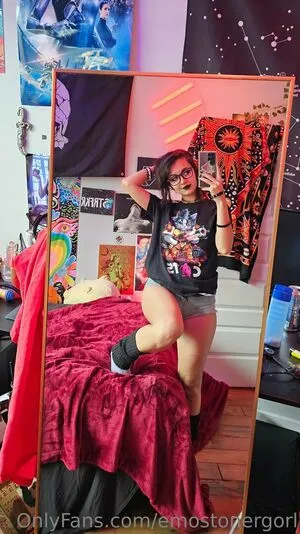 Emostonergorl / Obvious_Confusion699 / emo.stoner.gorl / smolstarcaster nude photo #0480