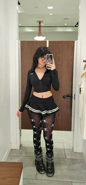 Emostonergorl / Obvious_Confusion699 / emo.stoner.gorl / smolstarcaster nude photo #0537