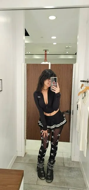 Emostonergorl / Obvious_Confusion699 / emo.stoner.gorl / smolstarcaster nude photo #0538