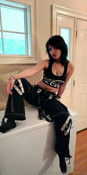 Emostonergorl / Obvious_Confusion699 / emo.stoner.gorl / smolstarcaster nude photo #0563