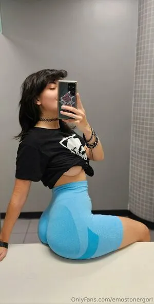 Emostonergorl / Obvious_Confusion699 / emo.stoner.gorl / smolstarcaster nude photo #0590