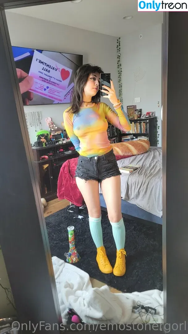 Emostonergorl nude photo #0063 (Obvious_Confusion699 / emo.stoner.gorl / smolstarcaster)