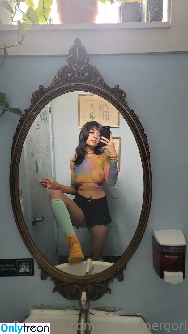 Emostonergorl nude photo #0073 (Obvious_Confusion699 / emo.stoner.gorl / smolstarcaster)