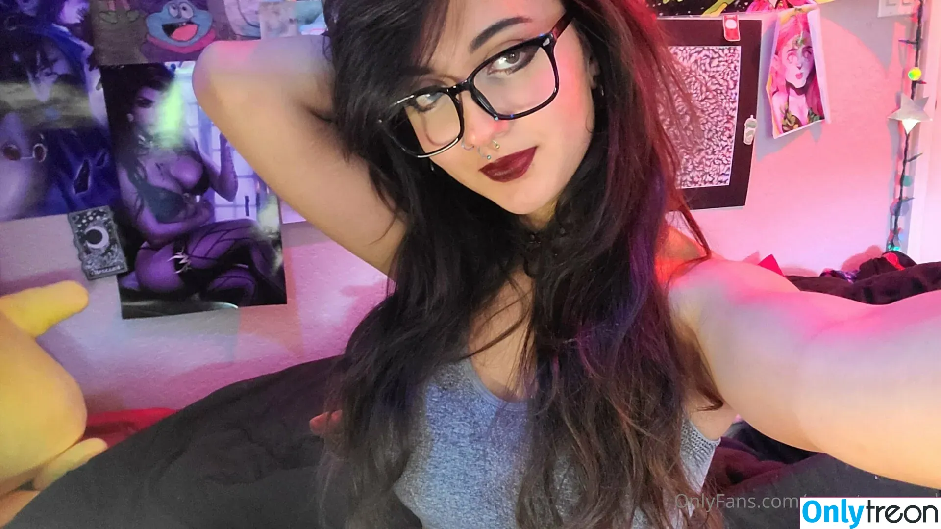 Emostonergorl nude photo #0150 (Obvious_Confusion699 / emo.stoner.gorl / smolstarcaster)