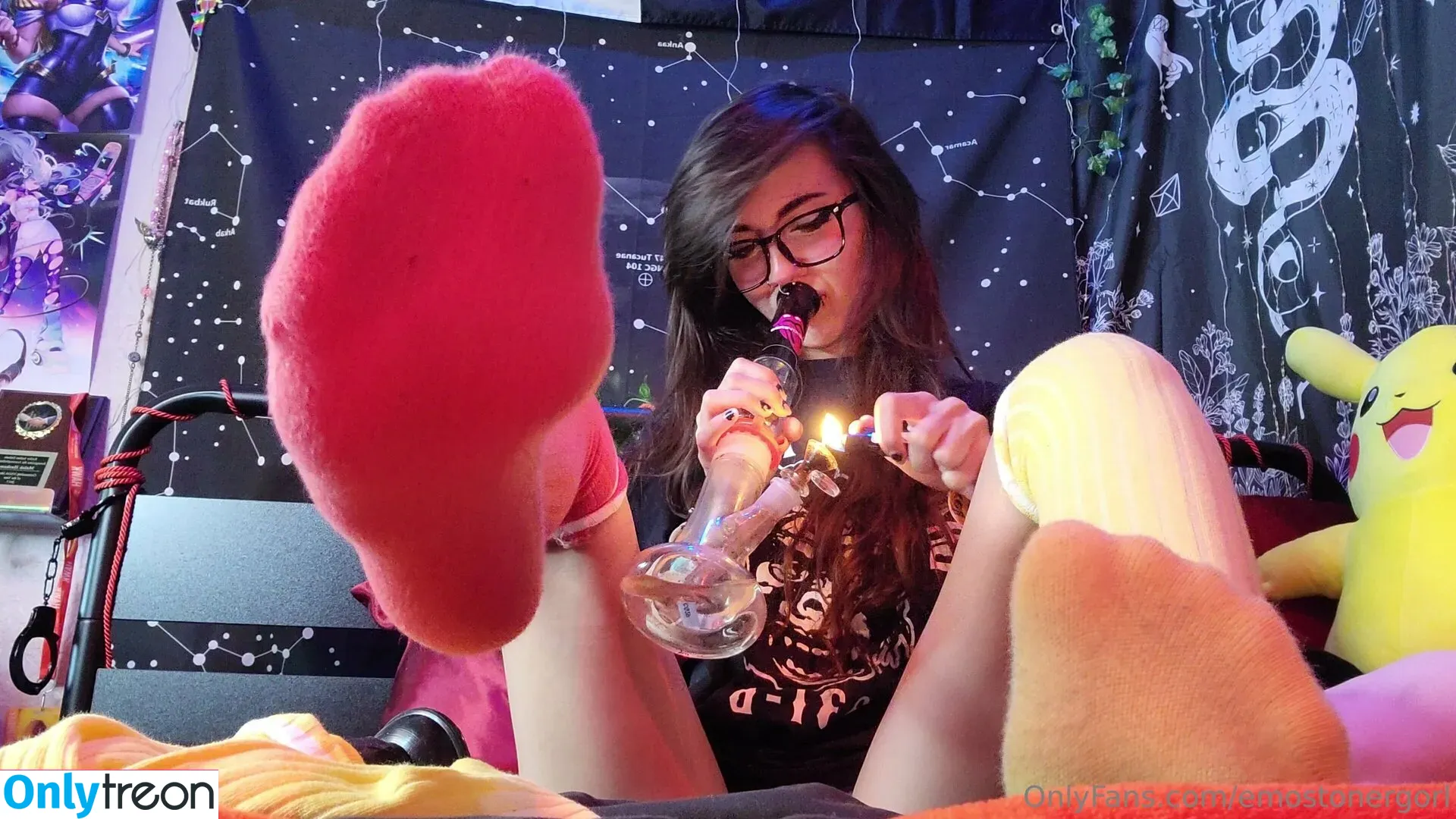 Emostonergorl nude photo #0171 (Obvious_Confusion699 / emo.stoner.gorl / smolstarcaster)