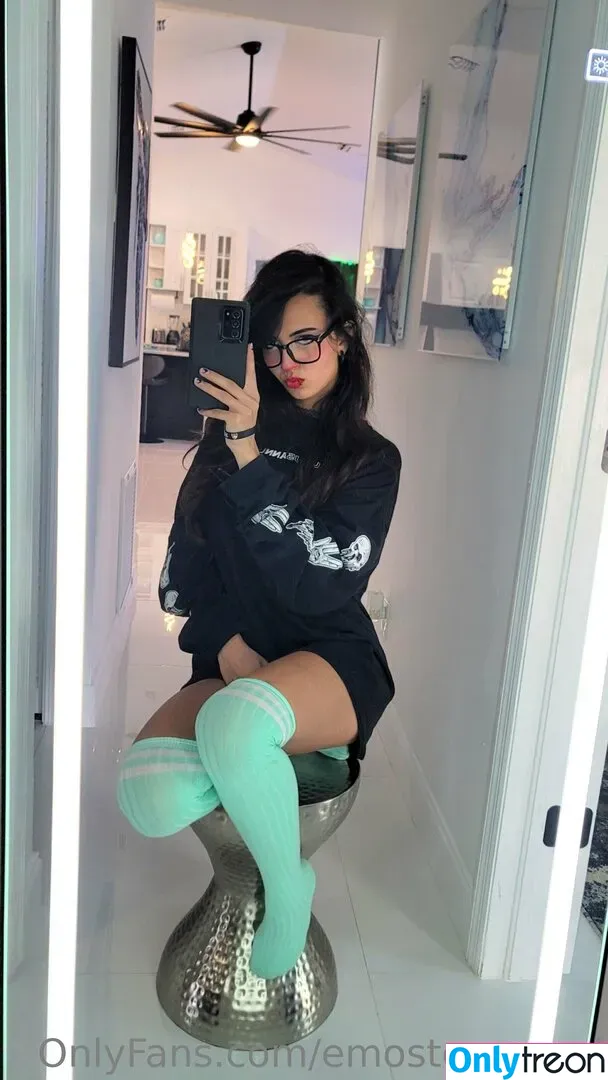 Emostonergorl nude photo #0181 (Obvious_Confusion699 / emo.stoner.gorl / smolstarcaster)