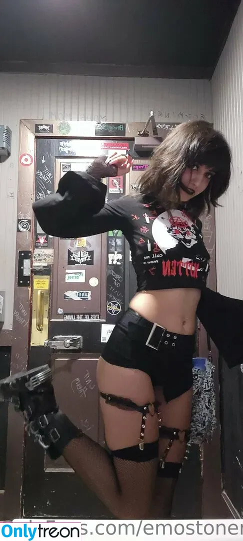 Emostonergorl nude photo #0291 (Obvious_Confusion699 / emo.stoner.gorl / smolstarcaster)