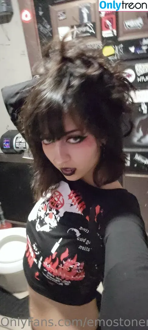 Emostonergorl nude photo #0298 (Obvious_Confusion699 / emo.stoner.gorl / smolstarcaster)