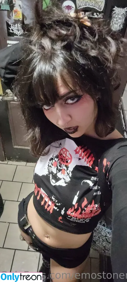 Emostonergorl nude photo #0301 (Obvious_Confusion699 / emo.stoner.gorl / smolstarcaster)