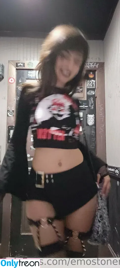 Emostonergorl nude photo #0302 (Obvious_Confusion699 / emo.stoner.gorl / smolstarcaster)