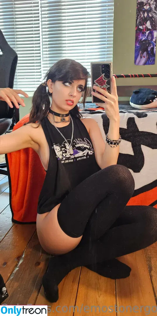 Emostonergorl nude photo #0352 (Obvious_Confusion699 / emo.stoner.gorl / smolstarcaster)