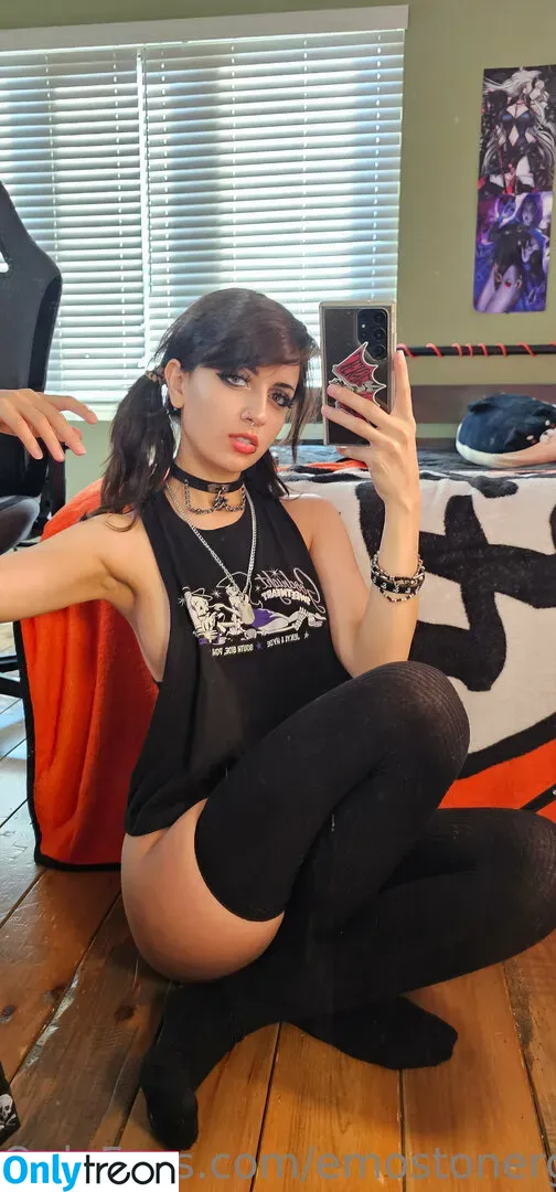 Emostonergorl nude photo #0353 (Obvious_Confusion699 / emo.stoner.gorl / smolstarcaster)