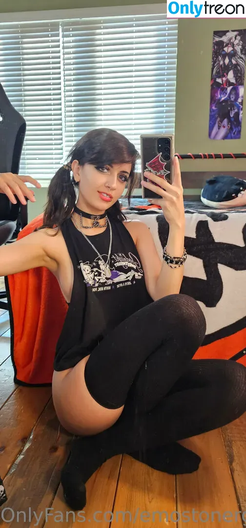 Emostonergorl nude photo #0354 (Obvious_Confusion699 / emo.stoner.gorl / smolstarcaster)