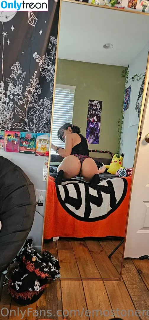 Emostonergorl nude photo #0392 (Obvious_Confusion699 / emo.stoner.gorl / smolstarcaster)