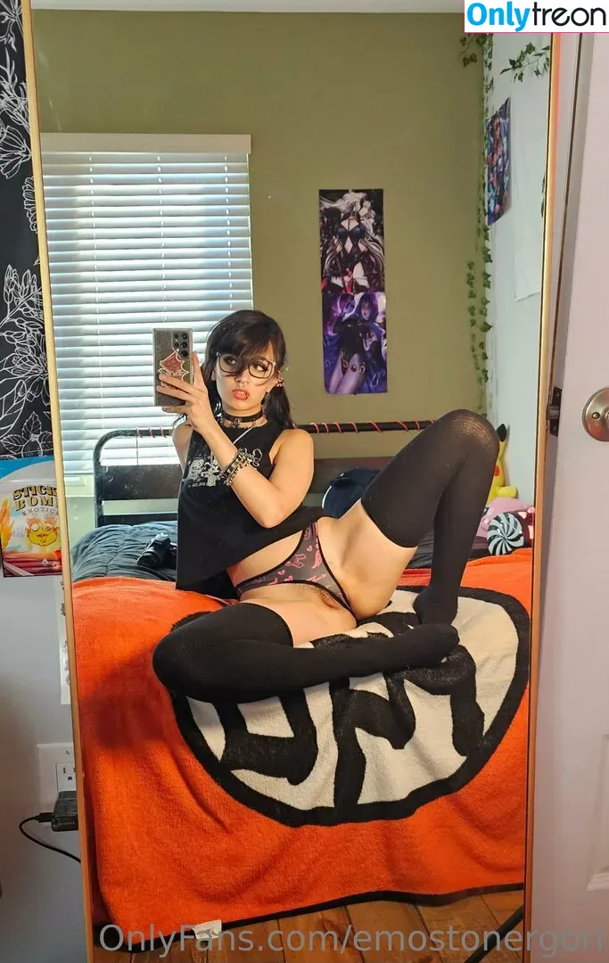 Emostonergorl nude photo #0399 (Obvious_Confusion699 / emo.stoner.gorl / smolstarcaster)