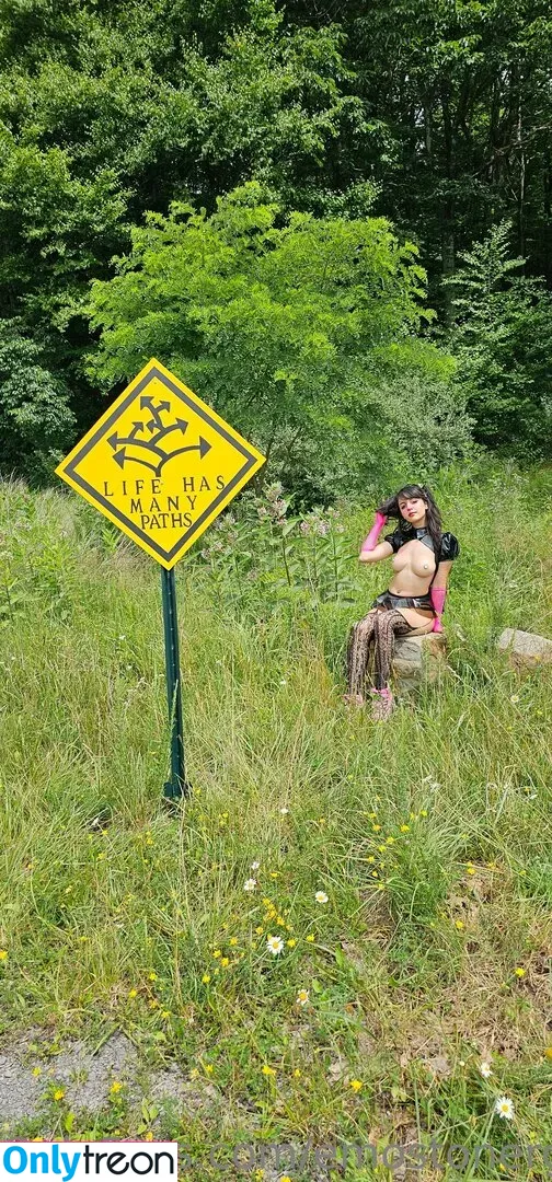 Emostonergorl nude photo #0460 (Obvious_Confusion699 / emo.stoner.gorl / smolstarcaster)