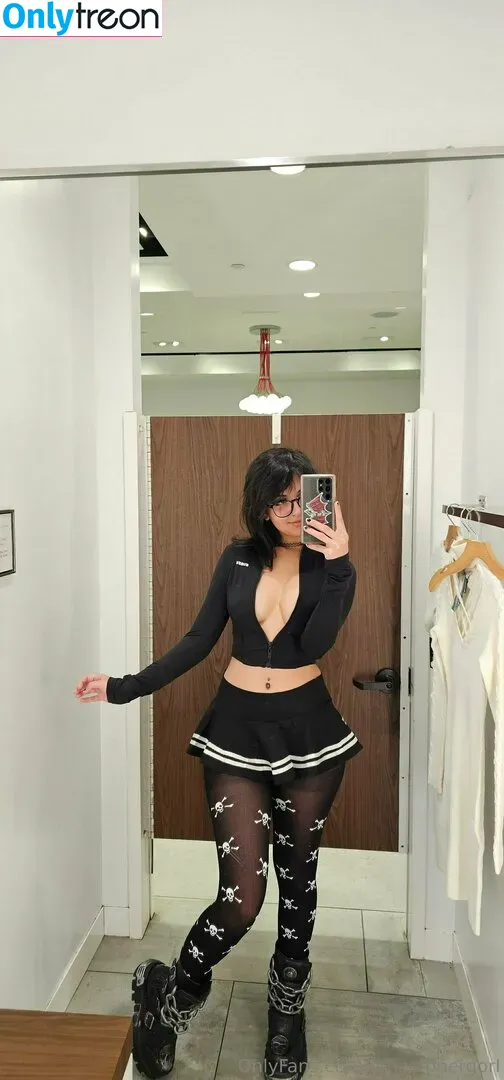 Emostonergorl nude photo #0544 (Obvious_Confusion699 / emo.stoner.gorl / smolstarcaster)