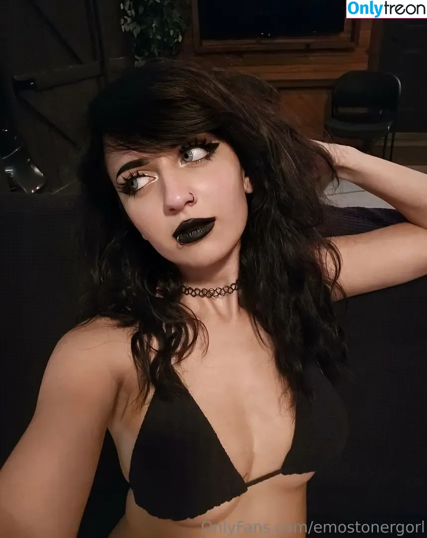 Emostonergorl nude photo #0913 (Obvious_Confusion699 / emo.stoner.gorl / smolstarcaster)