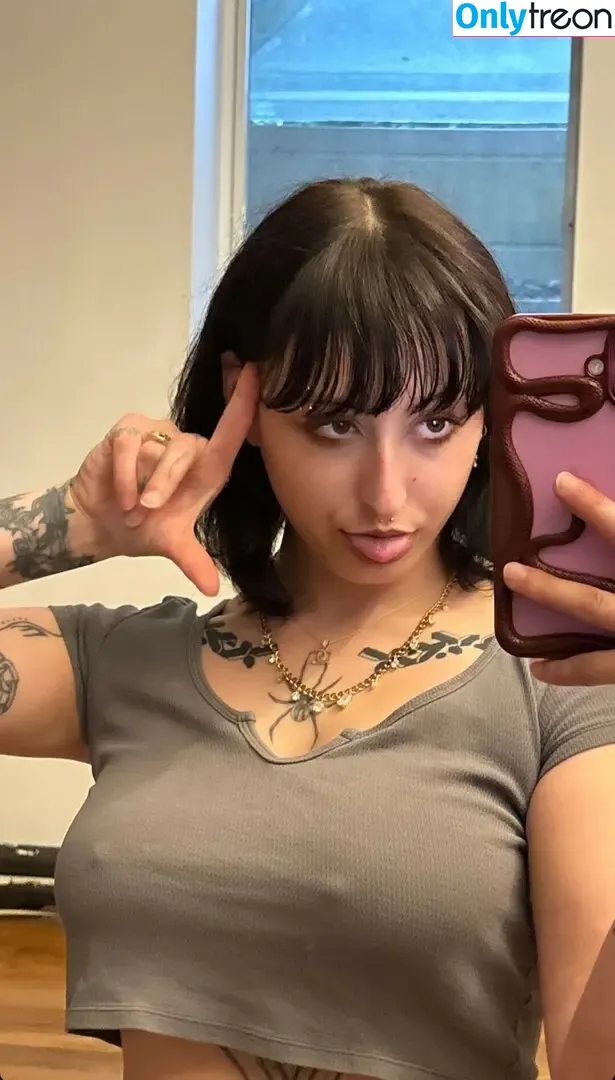 Empyreee nude photo #0012 (empyreeee)