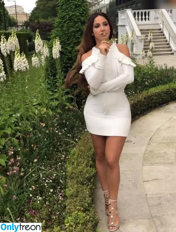 Enissa Amani nude photo #0007 (enissa_amani / enissa_amani_)