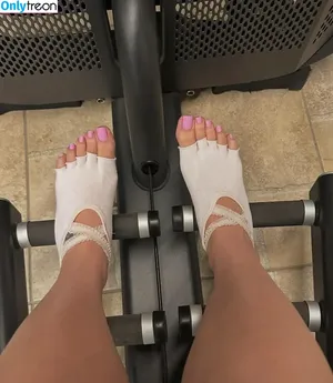 ennaaa_88 / my_feet88 nude photo #0011