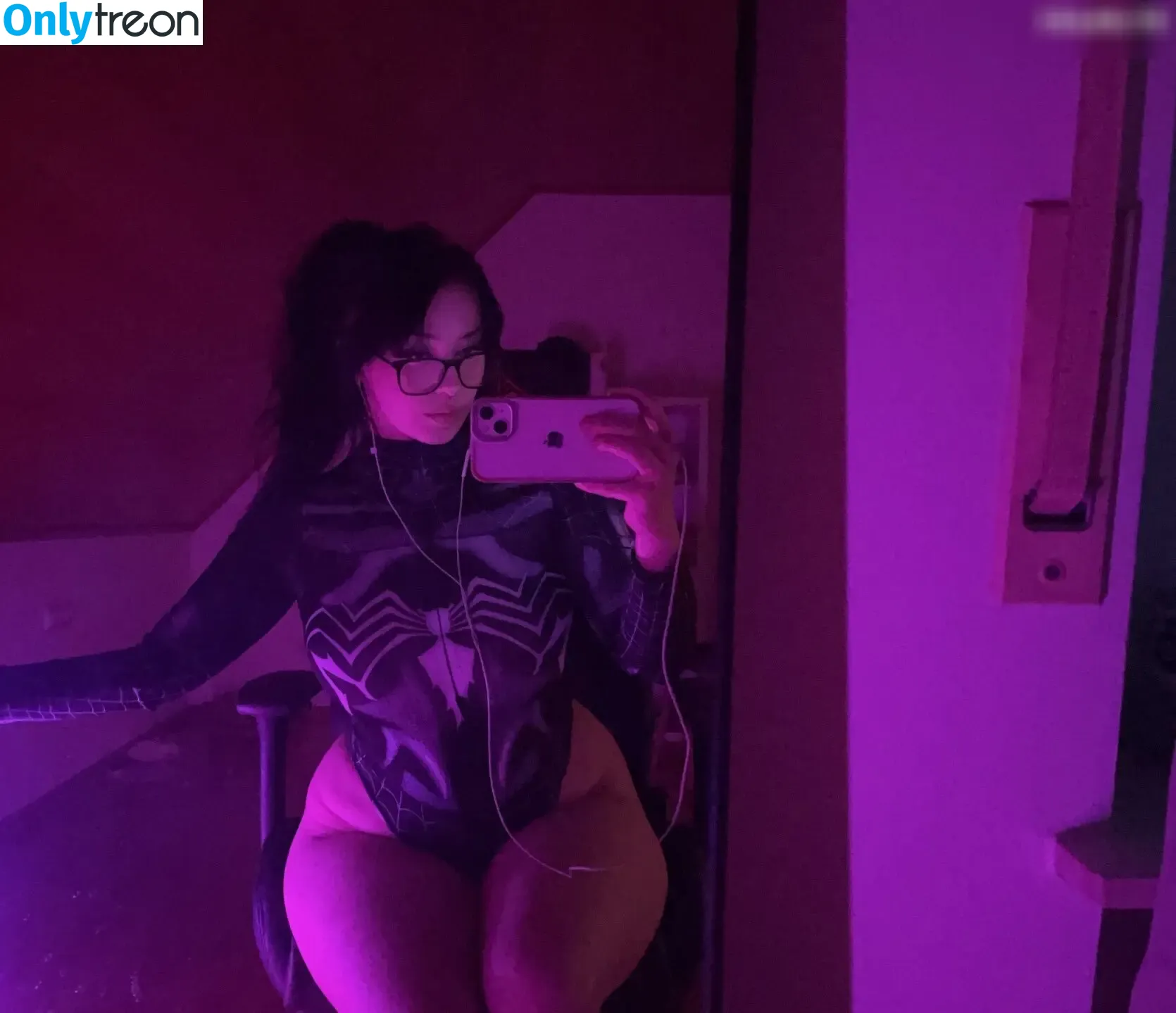 Ennanchen nude photo #0001 (Ennanchen)