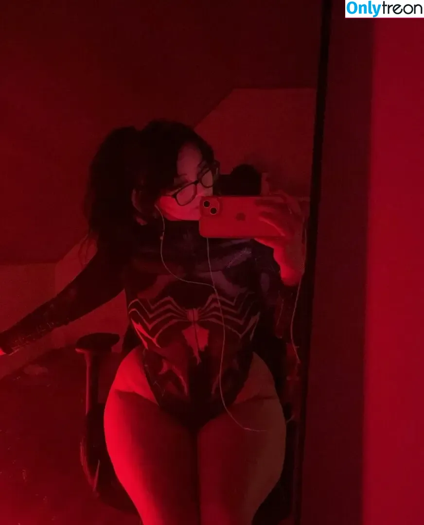 Ennanchen nude photo #0002 (Ennanchen)