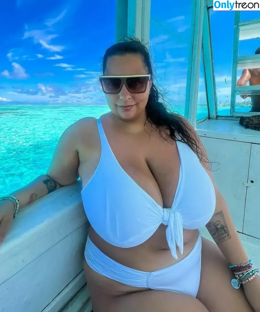 Enya Lorusso nude photo #0001 (enyakardashian)