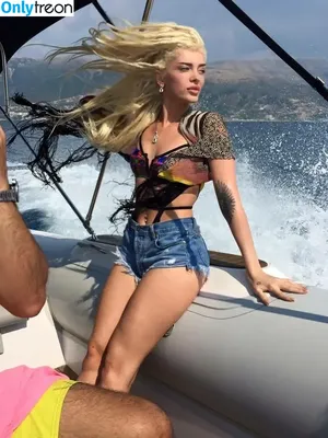 Era Istrefi / deaditebabe / eraistrefi nude photo #0004