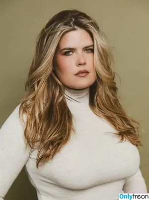 Erica Lindbeck / ericalindbeck nude photo #0160