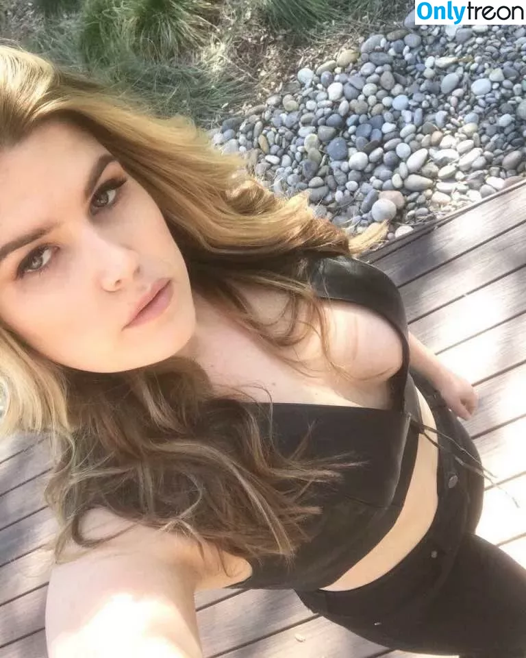 Erica Lindbeck nude photo #0007 (ericalindbeck)