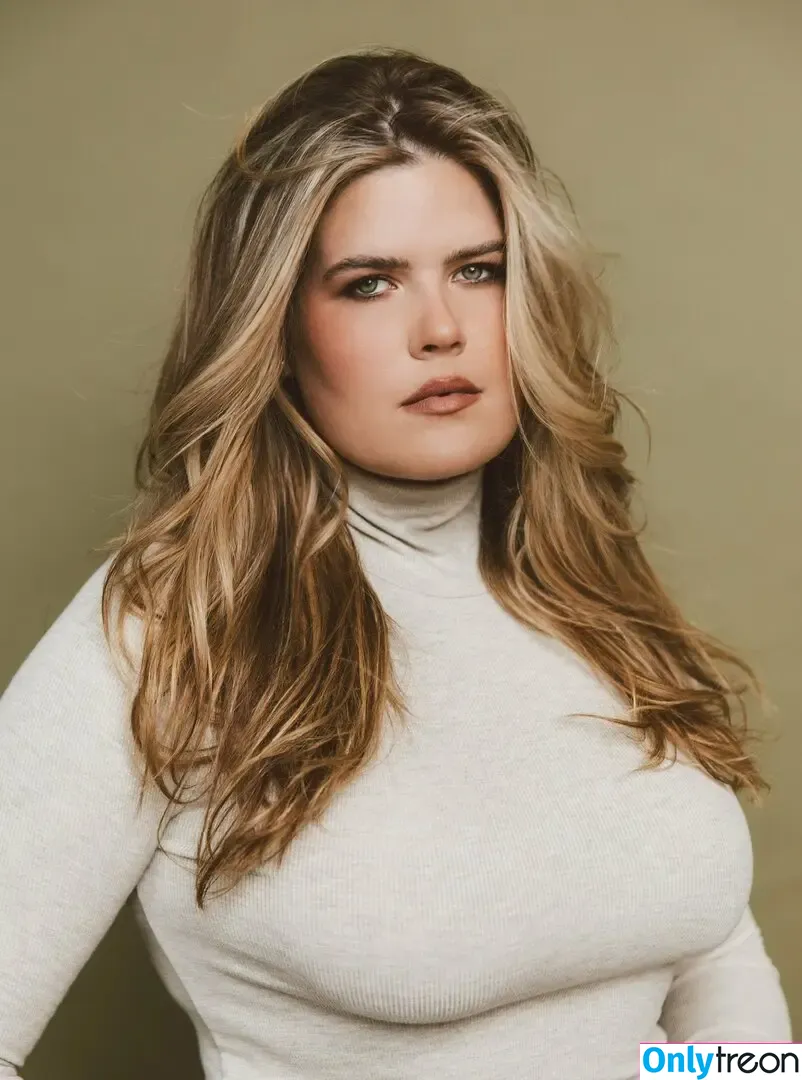 Erica Lindbeck nude photo #0160 (ericalindbeck)