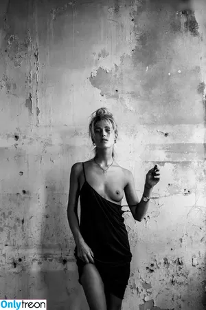 Erin van Dongen / erinvandongen nude photo #0006