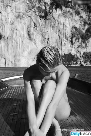 Erin van Dongen / erinvandongen nude photo #0036